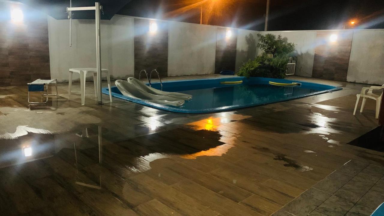 Vila Casa Com 2 Piscinas Matinhos Exteriér fotografie